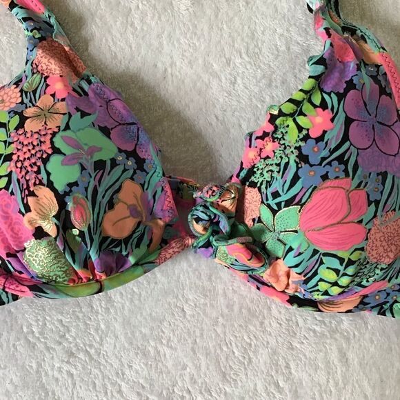 Victoria’s Secret Floral Halter Bikini Top - Picture 6 of 6